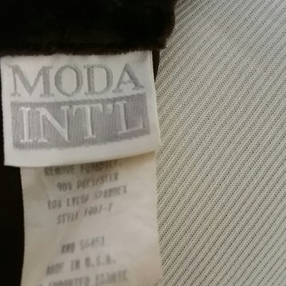 MODA INT'L - Picture 8 of 8